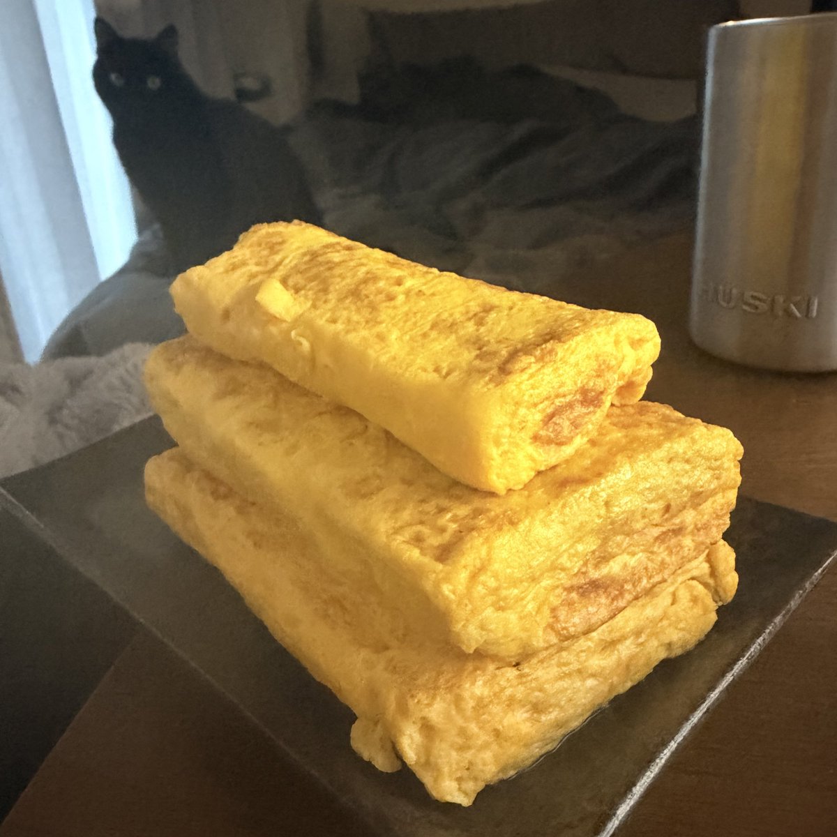 wash_webdev's tweet photo. 今日明日のごはん。3段だし巻き。卵10個。 https://t.co/7EErkR9dxS