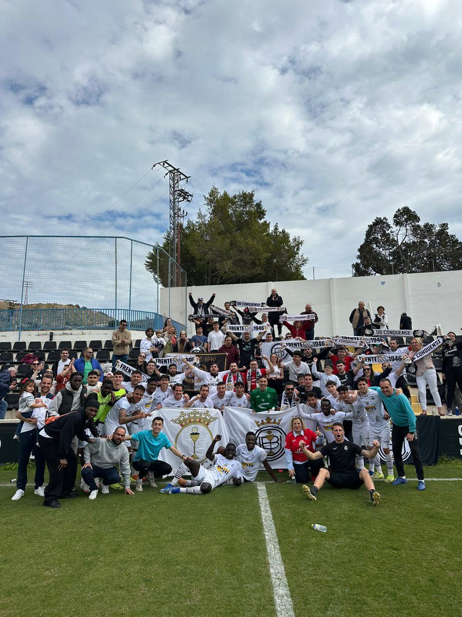 dolzzz_08's tweet photo. @UBConquense 🤍🖤 https://t.co/2R7phfMh2u