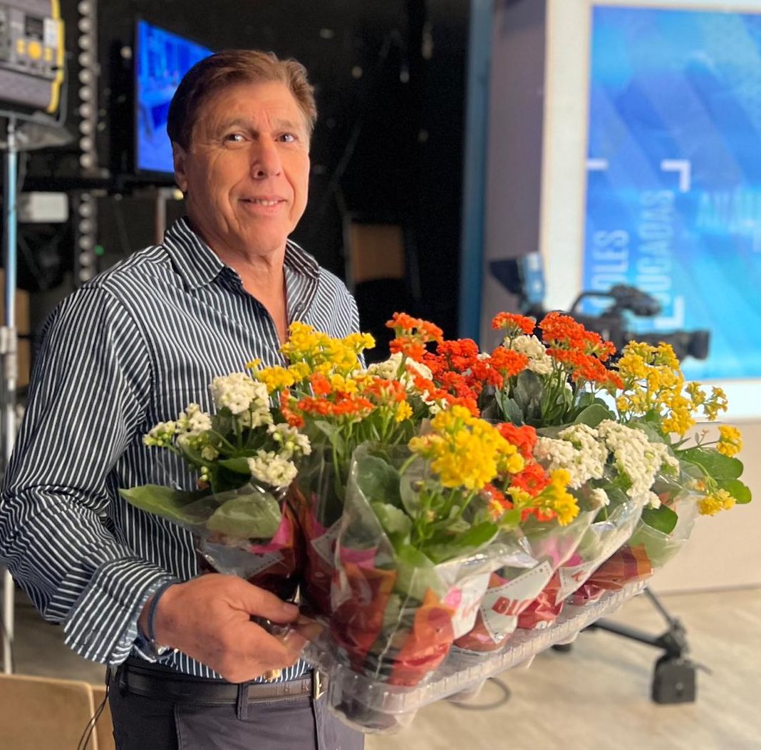 JR mañana en la puerta de Los Céspedes