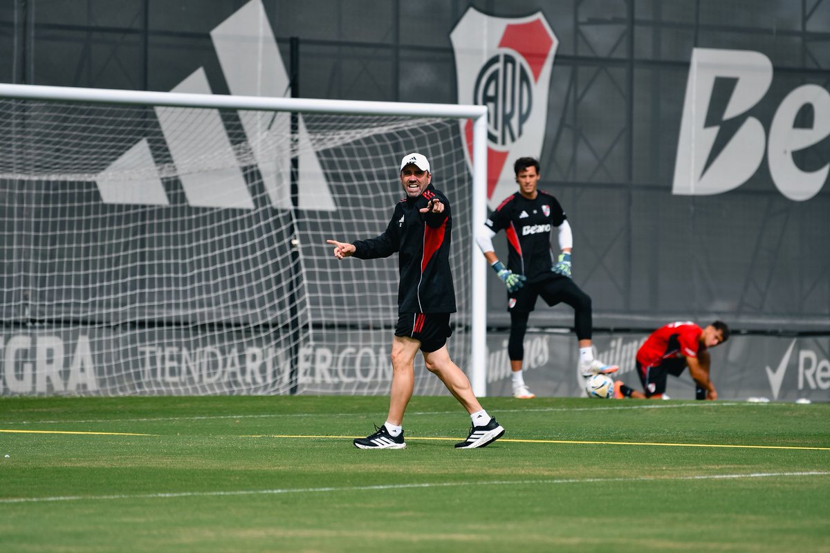 RiverPlate's tweet photo. 🔛 Domingo activado en River Camp ⚽️💪 https://t.co/oQpKqhlQbI