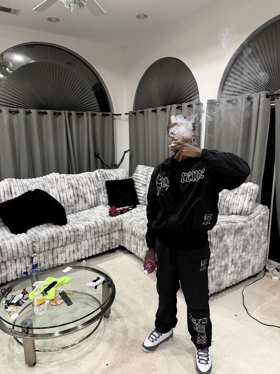 YSL Money 🇨🇦 tweet media