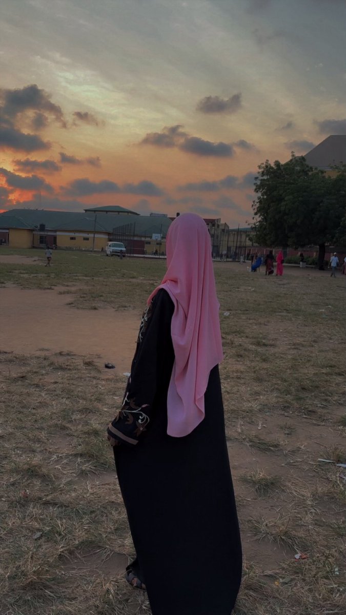 Your 5’3 veiled mutual❤️🙂‍↕️