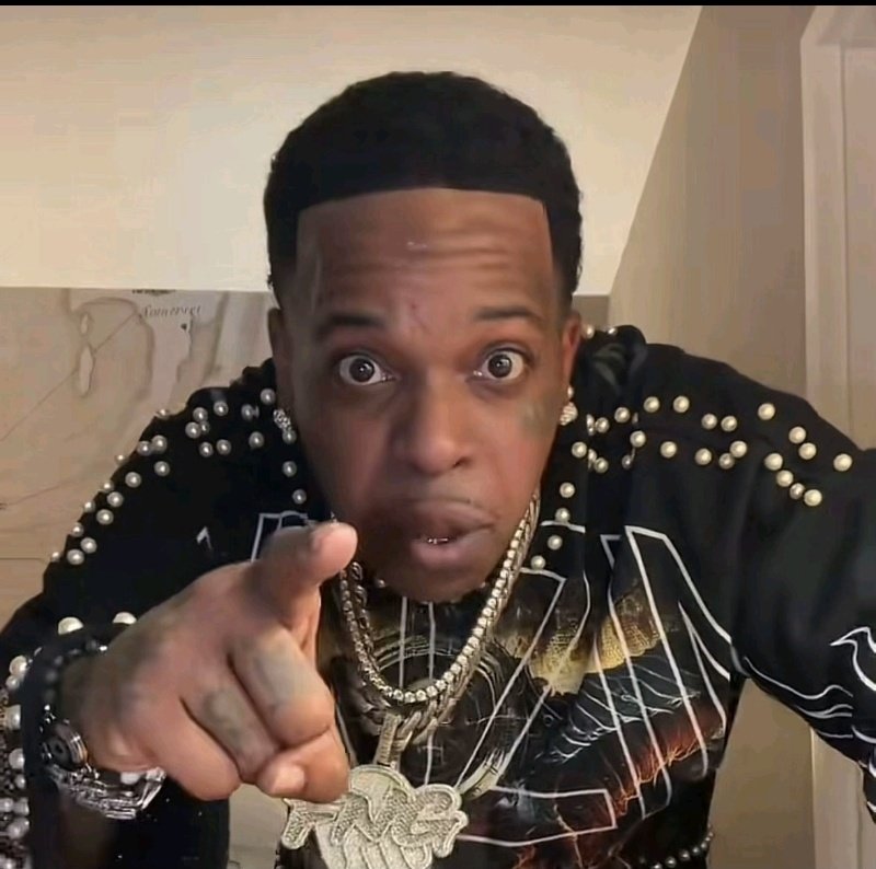 4fun_ee's tweet photo. @FearedBuck Same nigga who made a song title illuminati https://t.co/MPJo4GgyLs