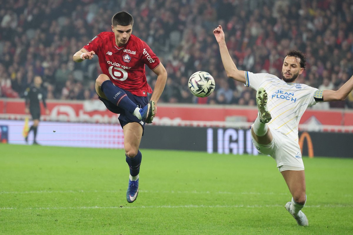LOSC vs Lorient Ligue 1 2025-2026 : Le LOSC craque dans les arrêts de jeu - Lire l'article sur  nordsports-mag.fr/football/losc-… <a href="/losclive/">LOSC</a> <a href="/Ligue1/">Ligue 1 McDonald's</a> <a href="/FCLorient/">FC LORIENT 🐟</a>