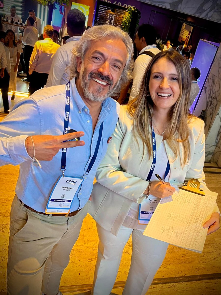 Les propongo un sueño:

Paloma Valencia, Presidenta 🕊🇨🇴
Juan Daniel Oviedo, Vicepresidente ⚡🇨🇴