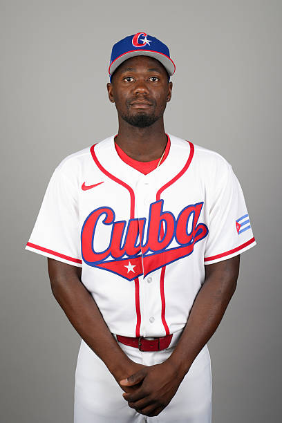 CBaseballDigest's tweet photo. The next two scheduled starting pitchers for Cuba in the World Baseball Classic are:
March 9: Julio Robaina vs. Puerto Rico
March 10: Liván Moinelo vs. Canada
#CubanBaseball #WBC https://t.co/nwEBXgWXq1