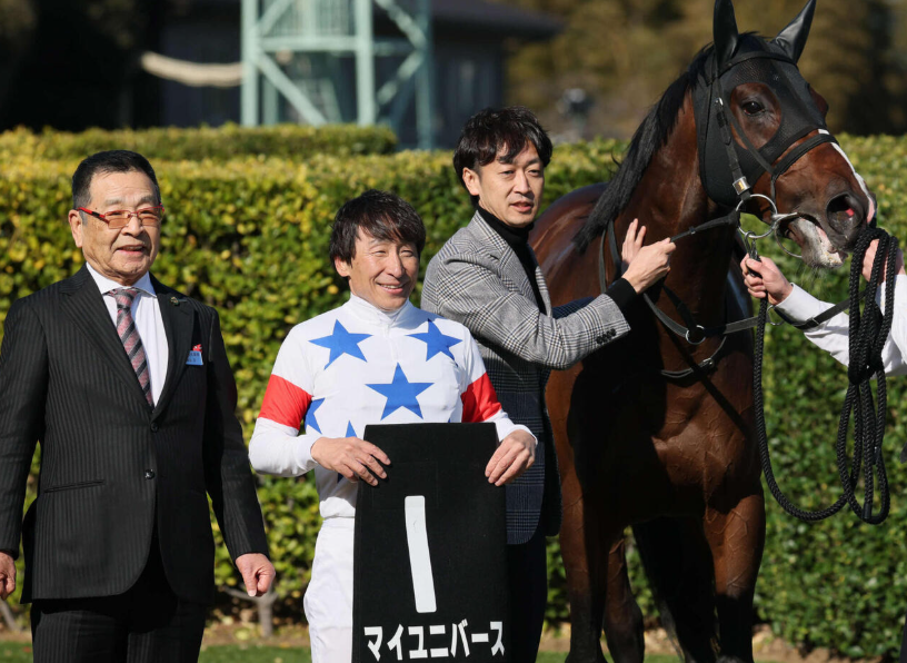 goku_uma's tweet photo. 横山典弘騎手が8日の中山で3000勝を達成
桑原記者の【とっておきメモ】です。
----------
横山典騎手との忘れられない30分
「外したら頭丸める覚悟でやってんのか？」
---------- https://t.co/e6eaGq6vdY