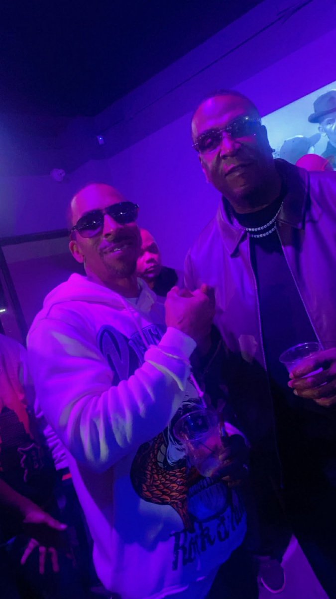 3Timesfinest33rd tweet media