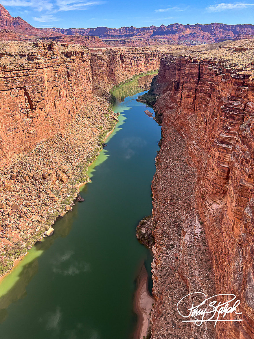 perryralph's tweet photo. Let’s see your look-down view #LookingDown 

“Looking Into Marble Canyon”

On the Navajo Bridge looking down to the Colorado River and Marble Canyon in Grand Canyon National Park #GrandCanyon #MarbleCanyon #ColoradoRiver https://t.co/mqy4Og12EJ