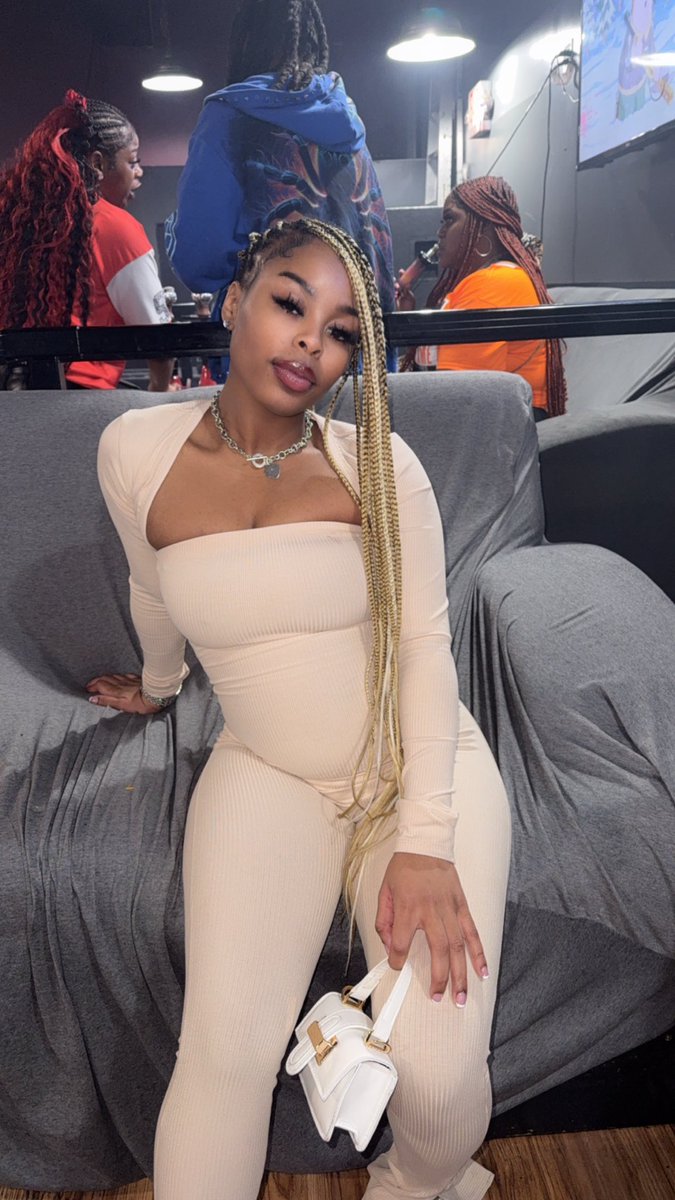 Ms. Perfect💋 tweet media