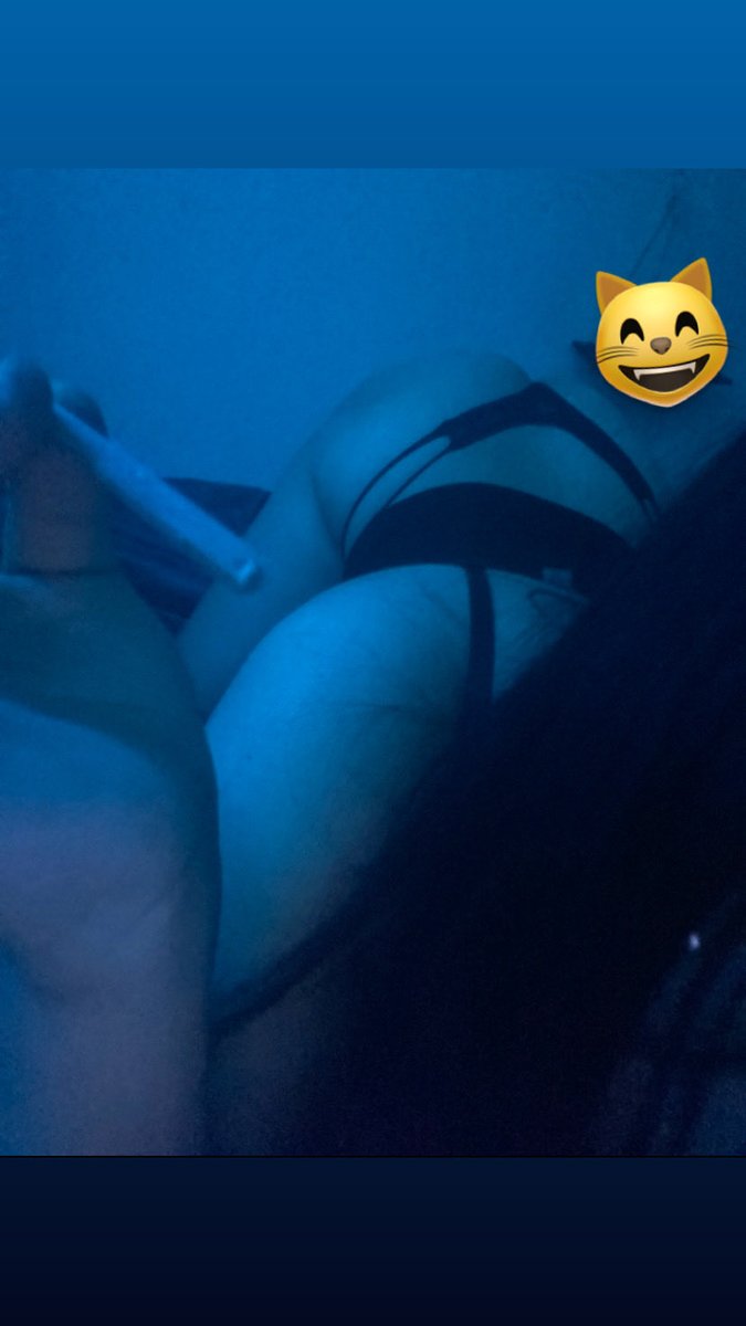 kawaiith0tt's tweet photo. smoke n fuc #ie #latina #menu #nsfwtwtًً https://t.co/tnI5x5UNc8