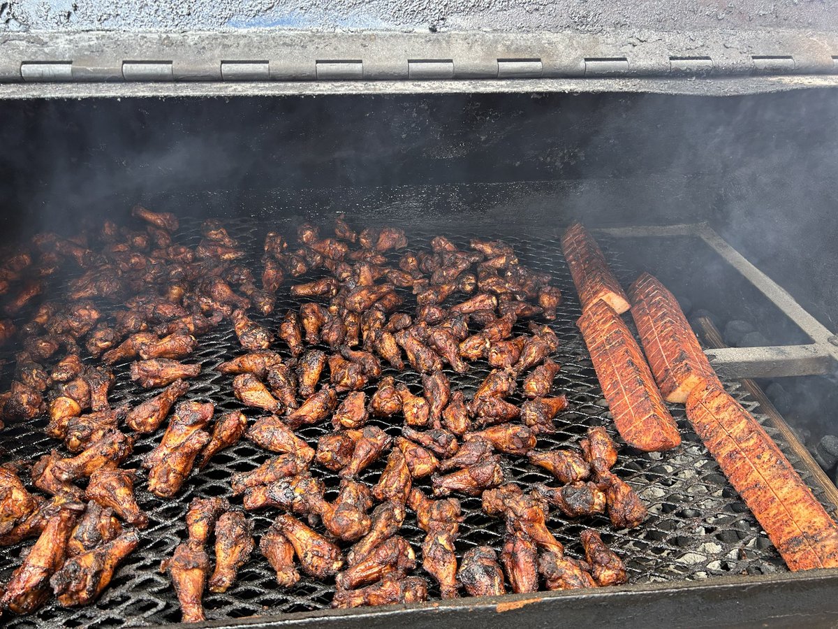 CornerPubGH's tweet photo. 💨🔥Smokin Monday 💨 
Is back 3/9 tomorrow. Yeah. The ribs and the chicken.
Dine in or Carry out w a cold one while you wait. It’s back. #local https://t.co/hkIcvSurX3