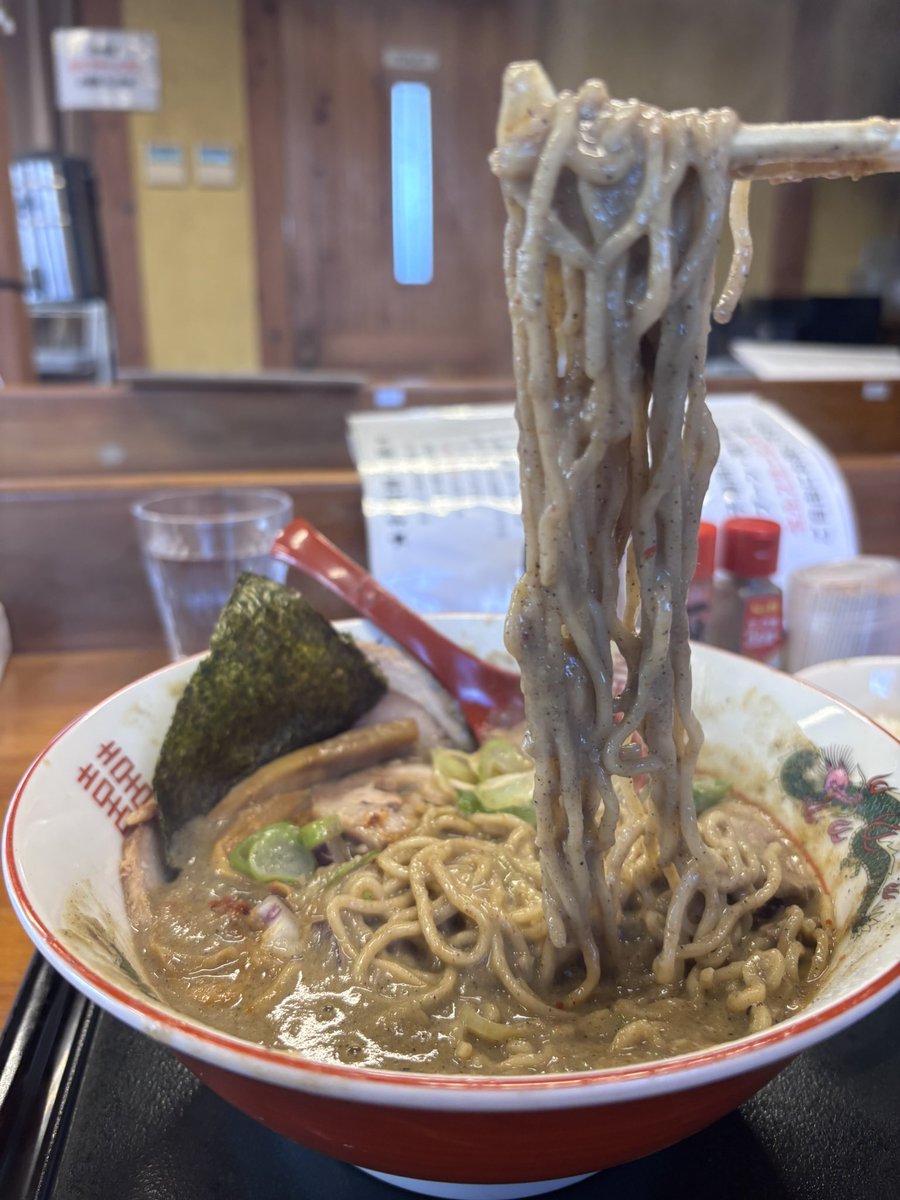 らぁめん ソメイヨシ乃

朝限定
セメント煮干しギガMAX 大盛り

TP 肉増し　🍚

間に合ったギガMAX🔥

ん〜濃い🥰
この特注細麺がスープに全部絡み付く🔥

最高😋
ご馳走様でした。