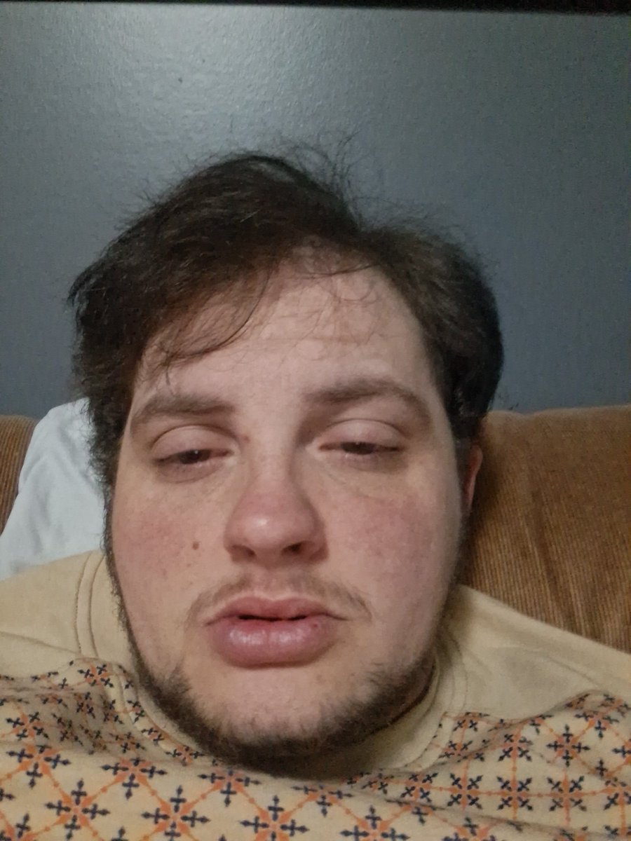 LyleReede's tweet photo. I feel like im being pulled from reality. I lost a part of me. He was my BFF, My Person, the only one I could go to in this entire family that wouldn't be 2faced or judge me behind my back he was the only non-narcissistic no mental illness normal person and now hes gone so will i https://t.co/qXHWFbuoVx