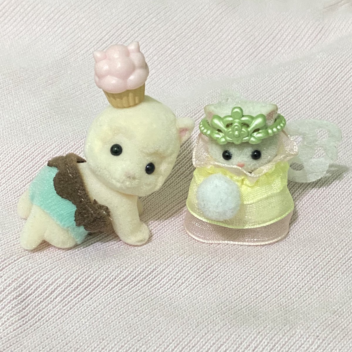 fomrge's tweet photo. ୨୧ wts sylvanian families 🧸🎀

♥︎ woolly alpaca – 45k 🦙
♥︎ persian cat princess – 80k 🐈

˚₊‧ shipping from jakarta barat
˚₊‧ shopee full co / split payment

feel free to dm &amp; metion after dm!  ༘♡

t. baking baby party, royal princess, sylvanian families. https://t.co/yb0L18MRFF