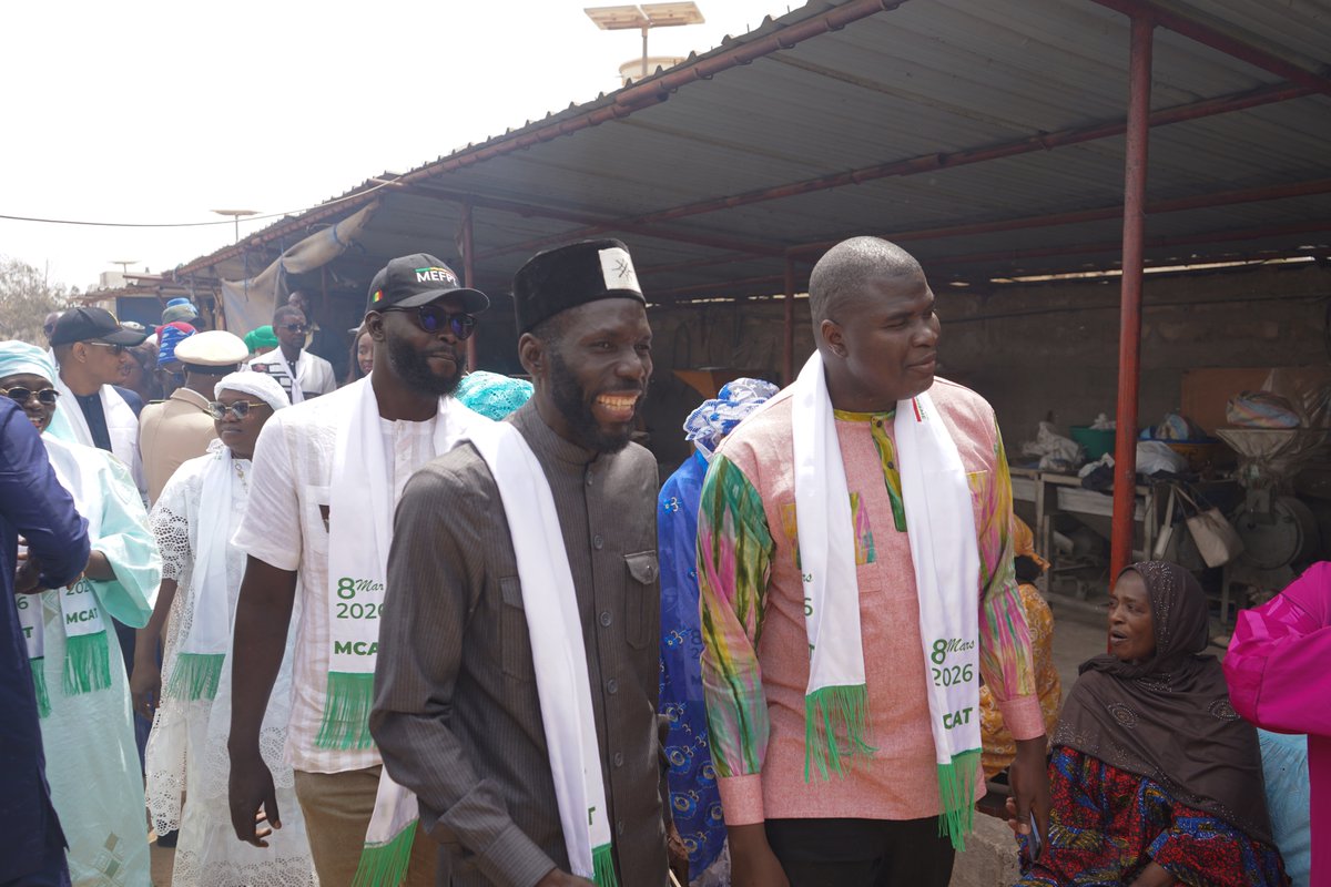 MinCult_Tourism's tweet photo. 2/5 Accompagné de ses collaborateurs, le Ministre #AmadouBA a profité de l’opportunité de cette Journée dédiée aux Femmes pour effectuer des visites auprès de différentes PME spécialisées dans la #transformation de nos produits locaux.
@dirartisanat #JourneeDesDroitsDesFemmes https://t.co/GfYFfWn5ba