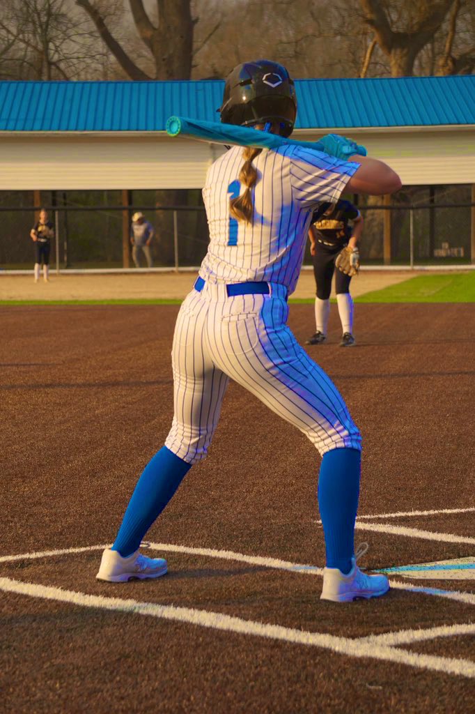 CAGreen2010's tweet photo. 7-0 week with 2 big area wins
Led the team at the plate: .611 AVG | .632 OBP 11 Hits (9 singles, 2 doubles) 5 RBIs | 9 Runs 0 Strikeouts

Season AVG: .500

@LineDsoftball @ExtraInningSB
@SoftballAmerica @OnDeckSoftball @jmedley_EAToday @KyleParmley @WPSoftballWP @MojoParvin https://t.co/E9vv8ySwc6
