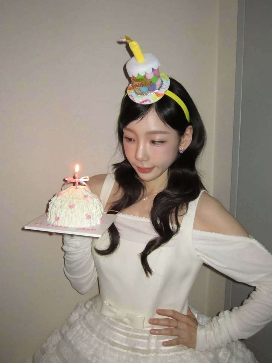 natu257's tweet photo. テヨンちゃん𝐇𝐚𝐩𝐩𝐲𝐁𝐢𝐫𝐭𝐡𝐝𝐚𝐲🌸🦋
早く会いたいよ〜〜〜😭
#HappyTAEYEONDay https://t.co/0Yiq34Ejyo