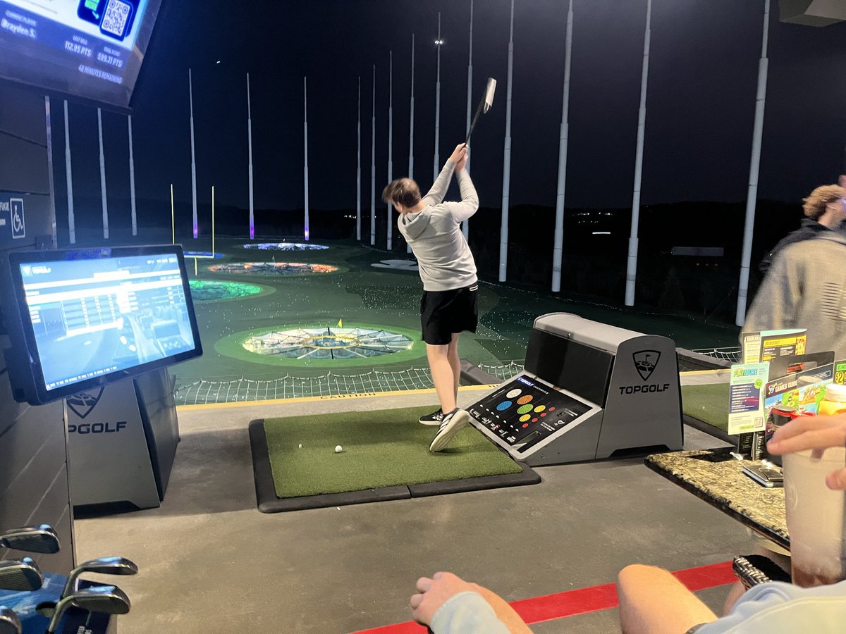 Coach Gilmore tweet media