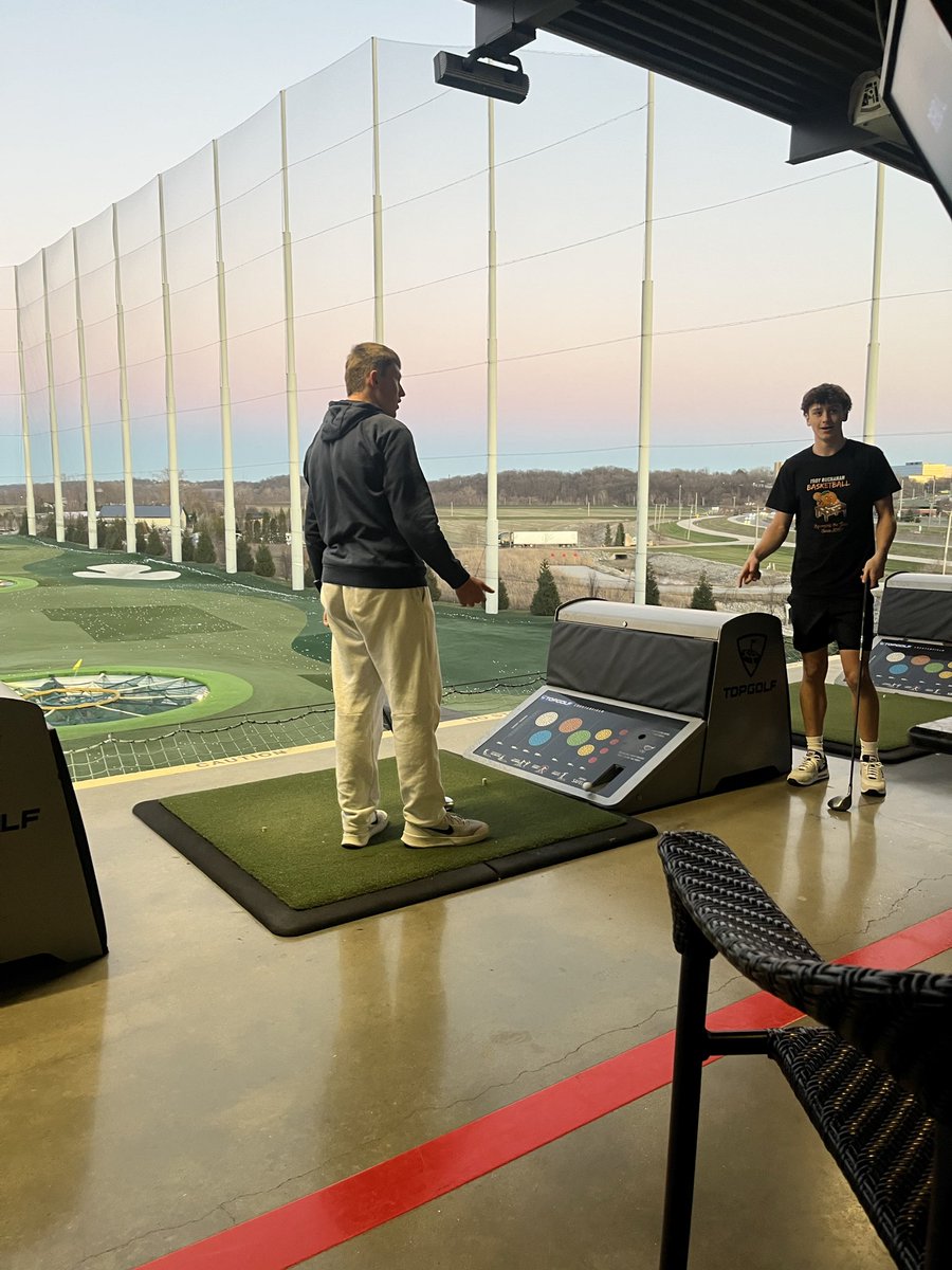 Coach Gilmore tweet media