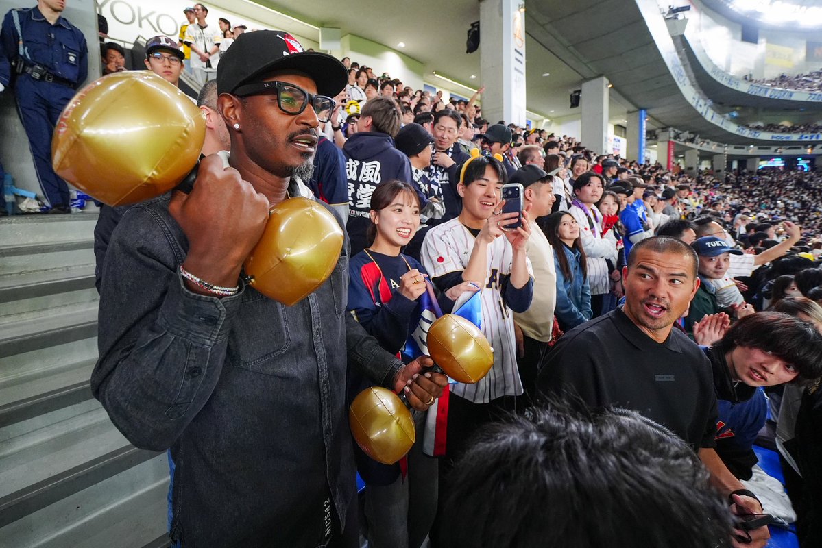 Adam Jones tweet media