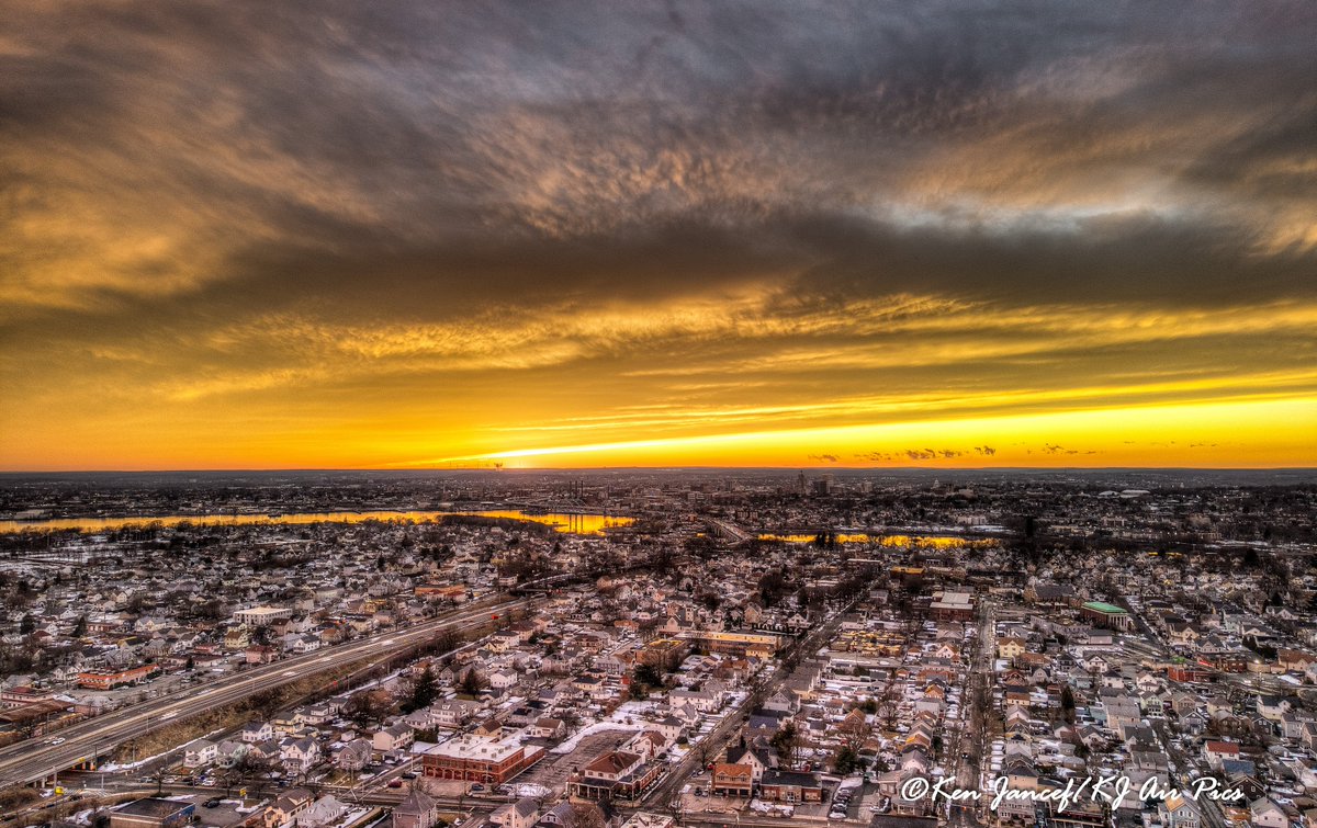 A surprisingly beautiful sunset this evening... #djimavicair3s #Weather #air3s #sunset #Providence #RhodeIsland #hdrphotography #aerialphotography #dronephotography #sunsetphotography