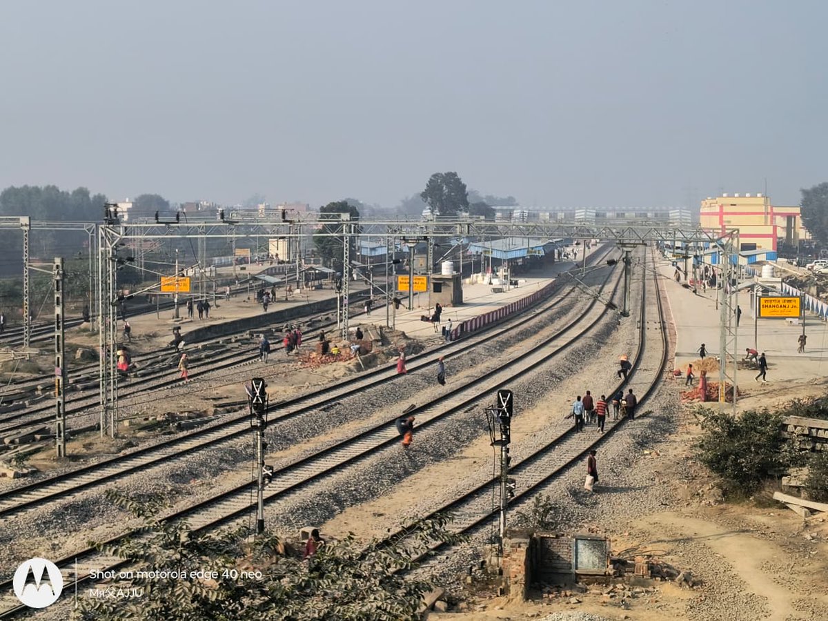 <a href="/AshwiniVaishnaw/">Ashwini Vaishnaw</a>
<a href="/gmner_gkp/">@GM_NERLY_GORAKHPUR</a>
<a href="/GM_NRly/">GM Northern Railway</a>
There is a call to develop
1-The Mau Junction Azamgarh Shahganj Jaunpur Janghai Prayagraj section and 
2-The Mau Junction Azamgarh Shahganj Jaunpur Sultanpur Lucknow section as a main rail route. This section does not have engine reversing.
