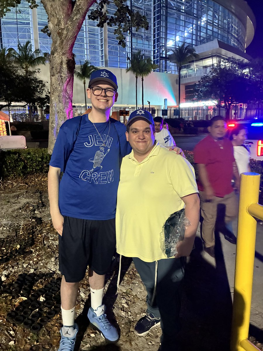 Binyamin Dickman tweet media