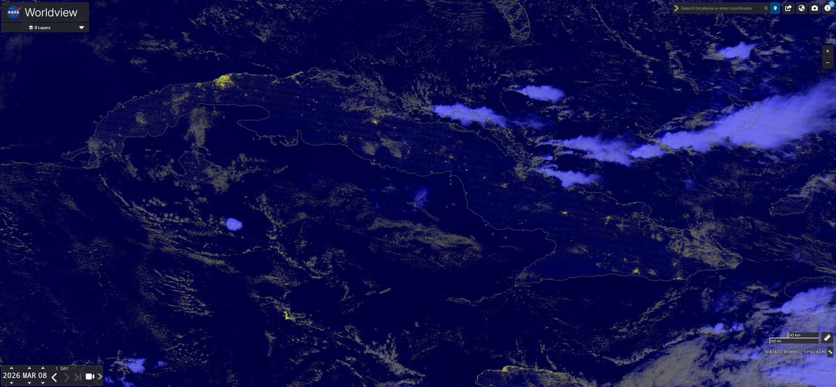 MarioNawfal's tweet photo. 🚨🇨🇺 Cuba's power grid one year apart.

The before and after of an economy in freefall. Darkness spreading across the island between 2025 and 2026.

No bombs. No war. Just a regime running out of everything.

@TankerTrackers https://t.co/neovAk8BVV