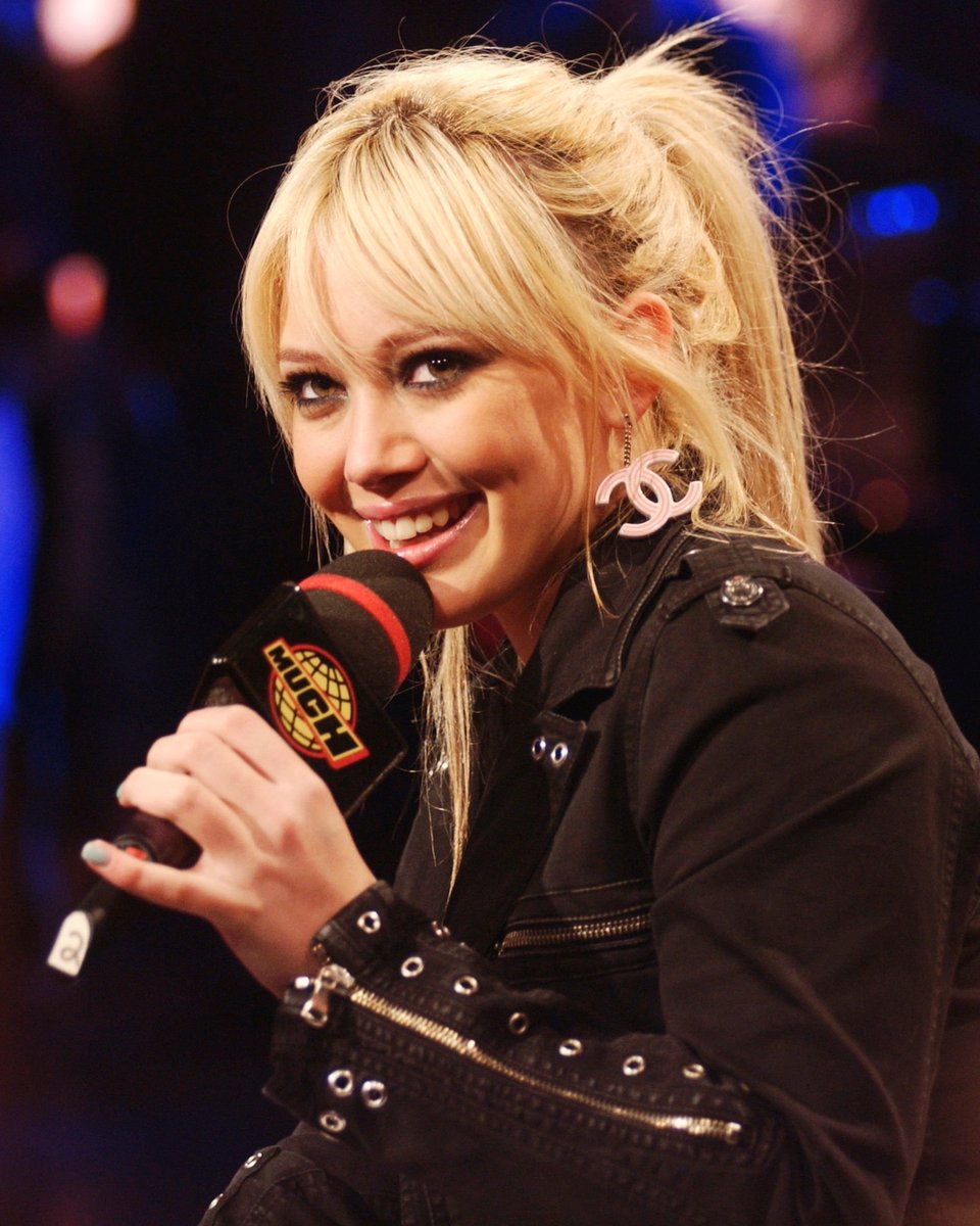 HilaryDiary's tweet photo. 22 years ago today, Hilary Duff visiting Much Music Studios in Toronto (March 14, 2004) https://t.co/9bzuvyJ8W2