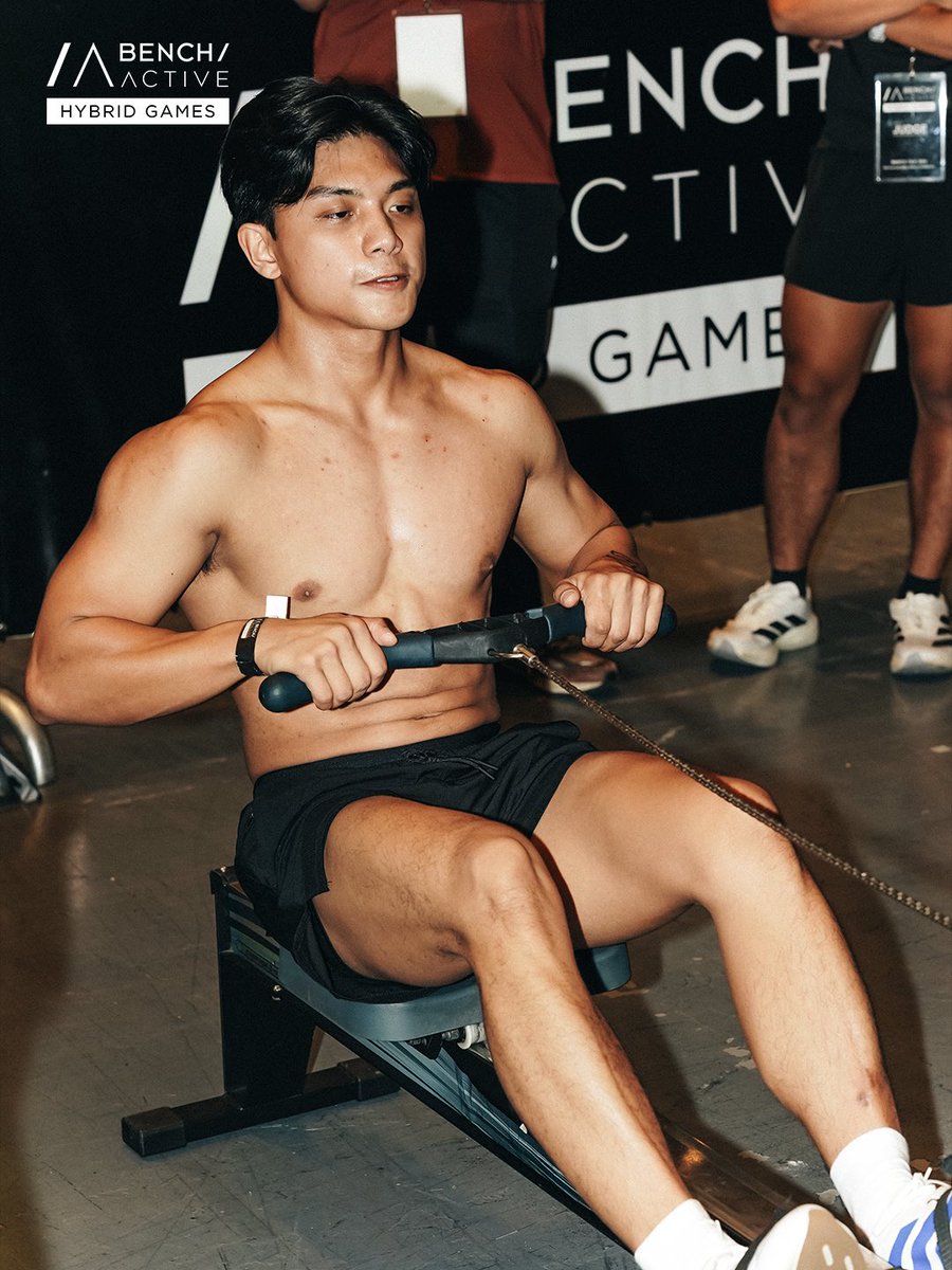 Sparkle_GMA's tweet image. Peak physical form on display as Royce Cabrera conquered the grueling course at the first-ever #BENCHActiveHybridGames. 💪🔥

#RoyceCabrera