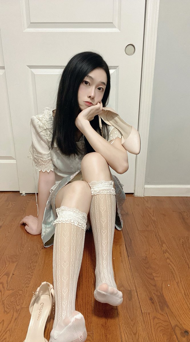 提着高跟鞋的沉思者…#男娘 #男の娘ᅠ #偽娘 #femboy #cd