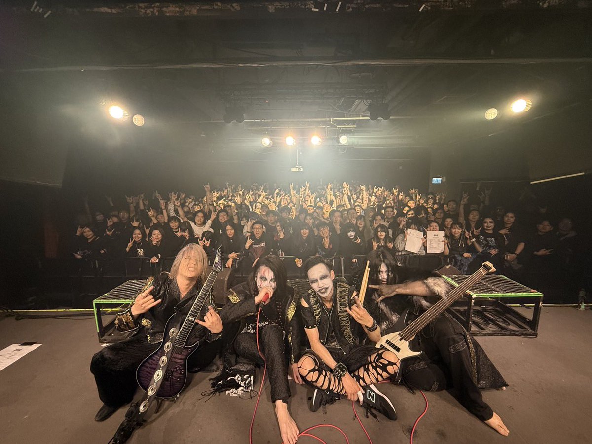 DEVILOOF tweet media