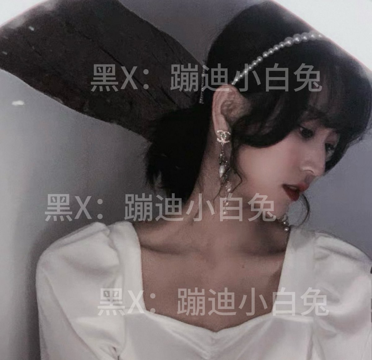 FengClubBunny's tweet photo. 哥哥每天面对这张整了又整的脸好可怜，不过她也是这么想的，哥哥挣的钱都给你们躺手术台了对吗？ https://t.co/xc3bS2GaJw