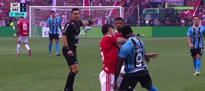 Eldermaier's tweet photo. @patrickls85 Roubo começou aos 3 minutos. https://t.co/ryKh1f8Zfr
