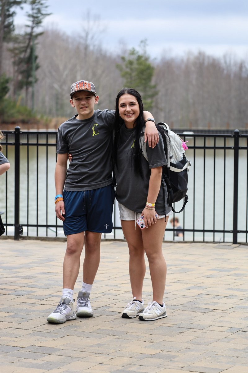 oaklee05's tweet photo. Spent this weekend with friends praising our Lord and Savior! No better feeling in the world! #Converge26 #onewaystudents https://t.co/fKxdVCfpYK