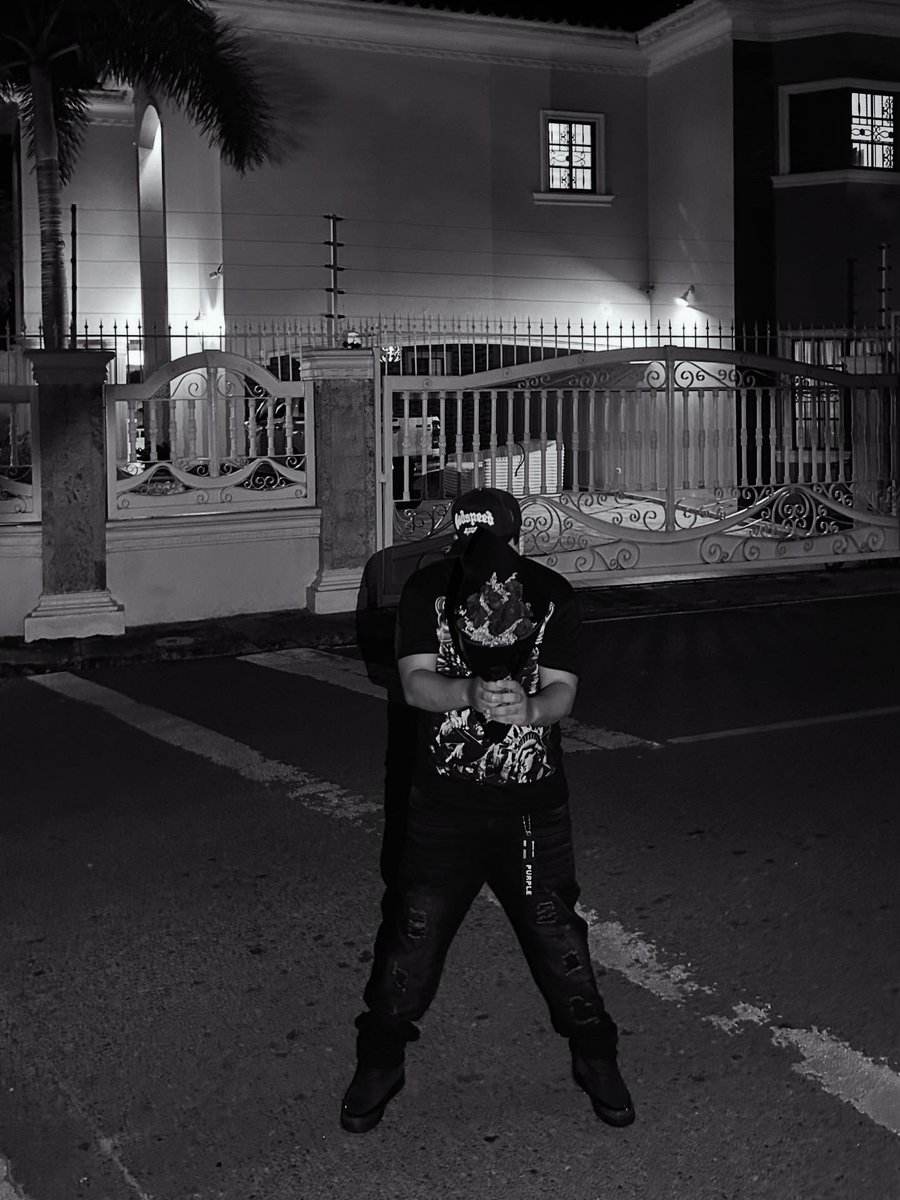 srjio's tweet photo. 🖤 https://t.co/7joNcKPi3A