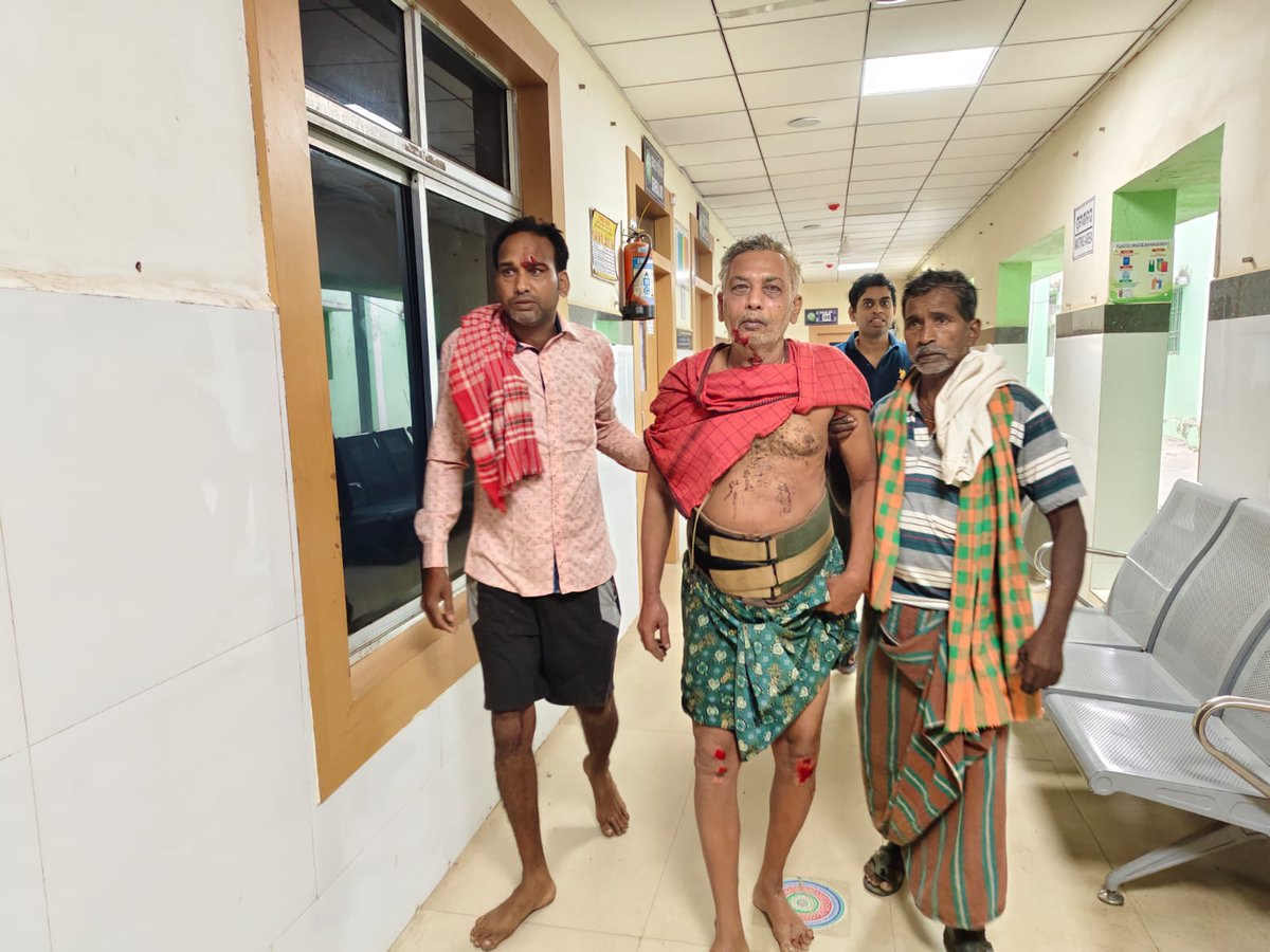 otvkhabar's tweet image. #ବରଫ_ଫ୍ୟାକ୍ଟ୍ରିରେ_ବିସ୍ଫୋରଣ; #୪_ଗୁରୁତର
-ଆସିକା: ବରଫ ଫ୍ୟାକ୍ଟ୍ରିରେ ଗ୍ୟାସ୍ ବିସ୍ଫୋରଣ; ୪ ଗୁରୁତର
-ଧରାକୋଟ ଥାନା ପାଟଣା ଛକରେ ଅଘଟଣ
-ଆସିକା ଓ ବ୍ରହ୍ମପୁର ମେଡିକାଲରେ ଗୁରୁତରମାନେ ଭର୍ତ୍ତି
#IceFactory #Blast #Critical #Injured #Odisha #OTV