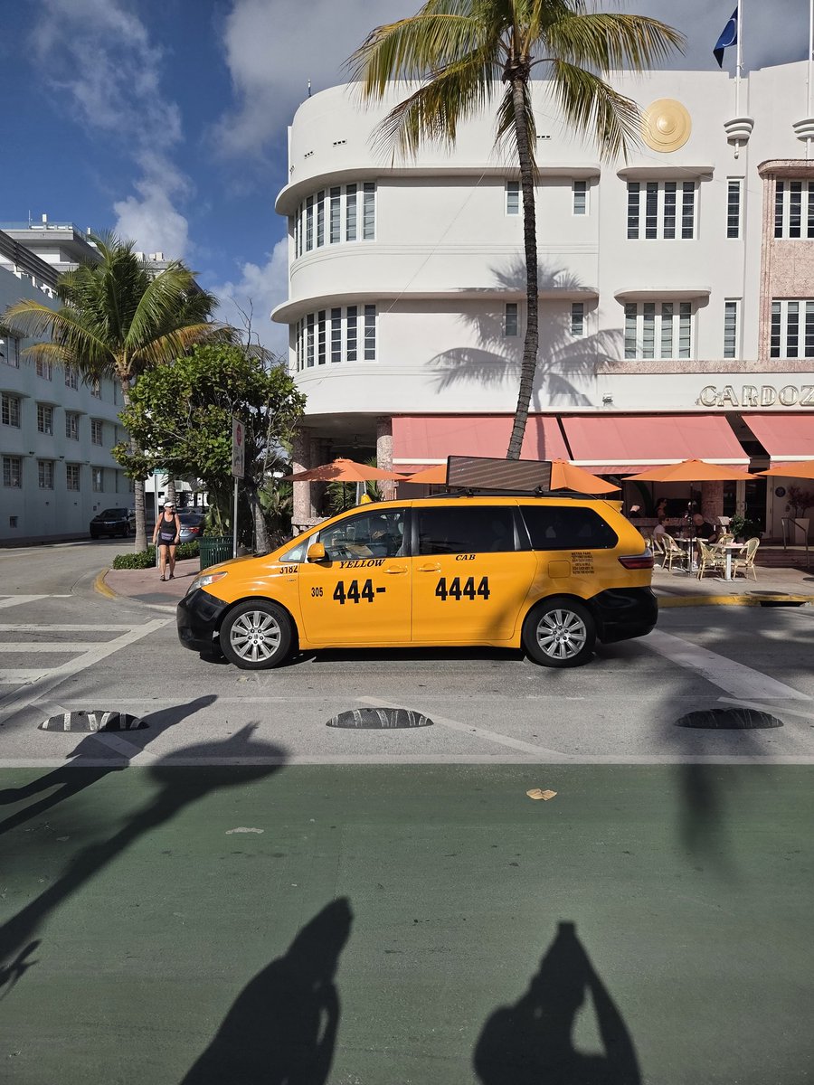 CryptoPivot's tweet photo. Been real Miami 

deuces https://t.co/uVMFs3xX5g