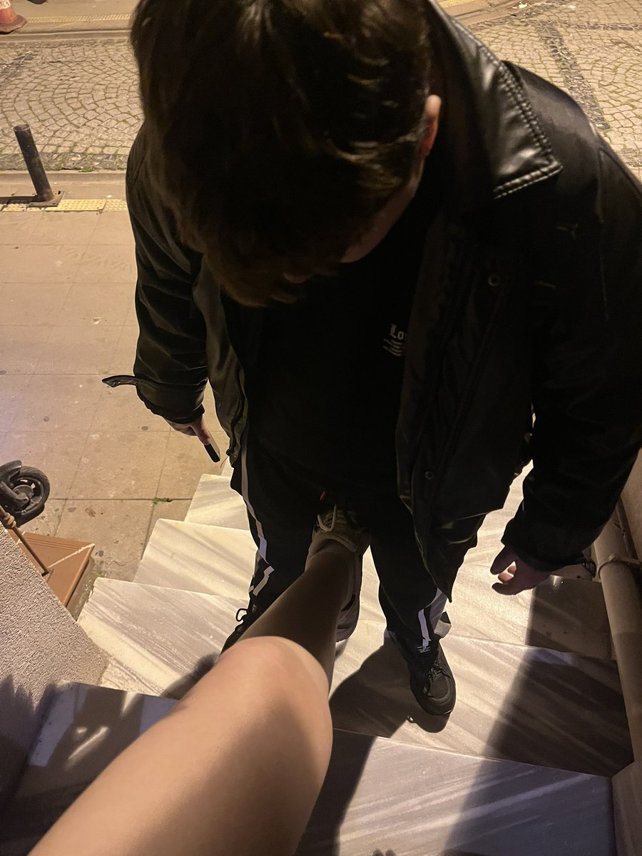 tanricabegum's tweet photo. Sözümü dinlemezsen tekmeyi yersin 🦮
#finansalköle #finansalköpek #finansalenayi #FBvSAM #Survivor2026 #teknikanaliz #FBvSMS https://t.co/LwafCUv5Ad