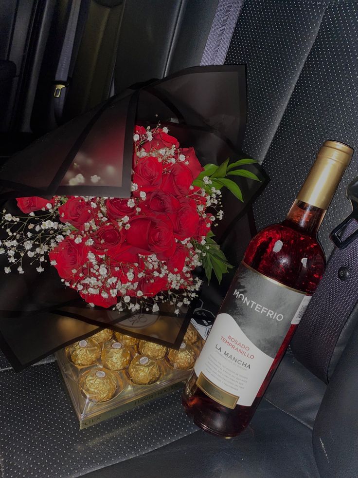 eyojoel77's tweet photo. I wanna go on a date and I want flowers waiting for me in the car. It's been a while https://t.co/02w323cCoA