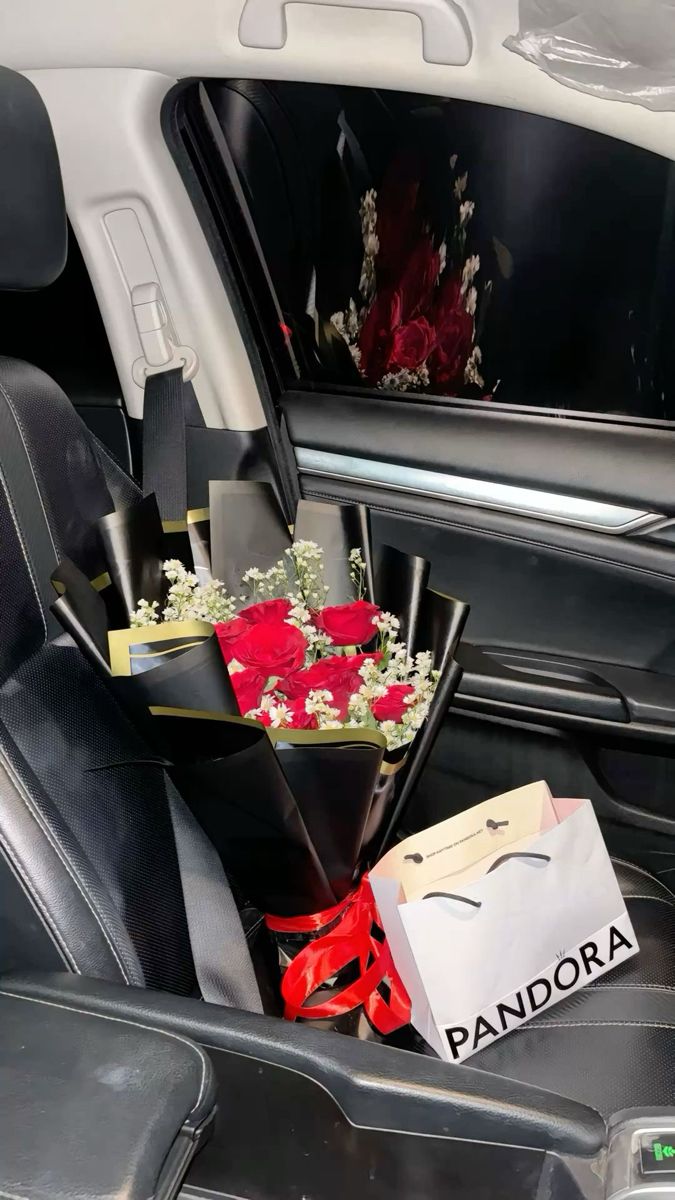 eyojoel77's tweet photo. I wanna go on a date and I want flowers waiting for me in the car. It's been a while https://t.co/02w323cCoA