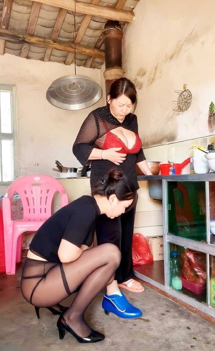 shuyunfengcai's tweet photo. 元宵节隔壁老张家娘们还是挺红火惹眼的 https://t.co/DDD7l3JASt