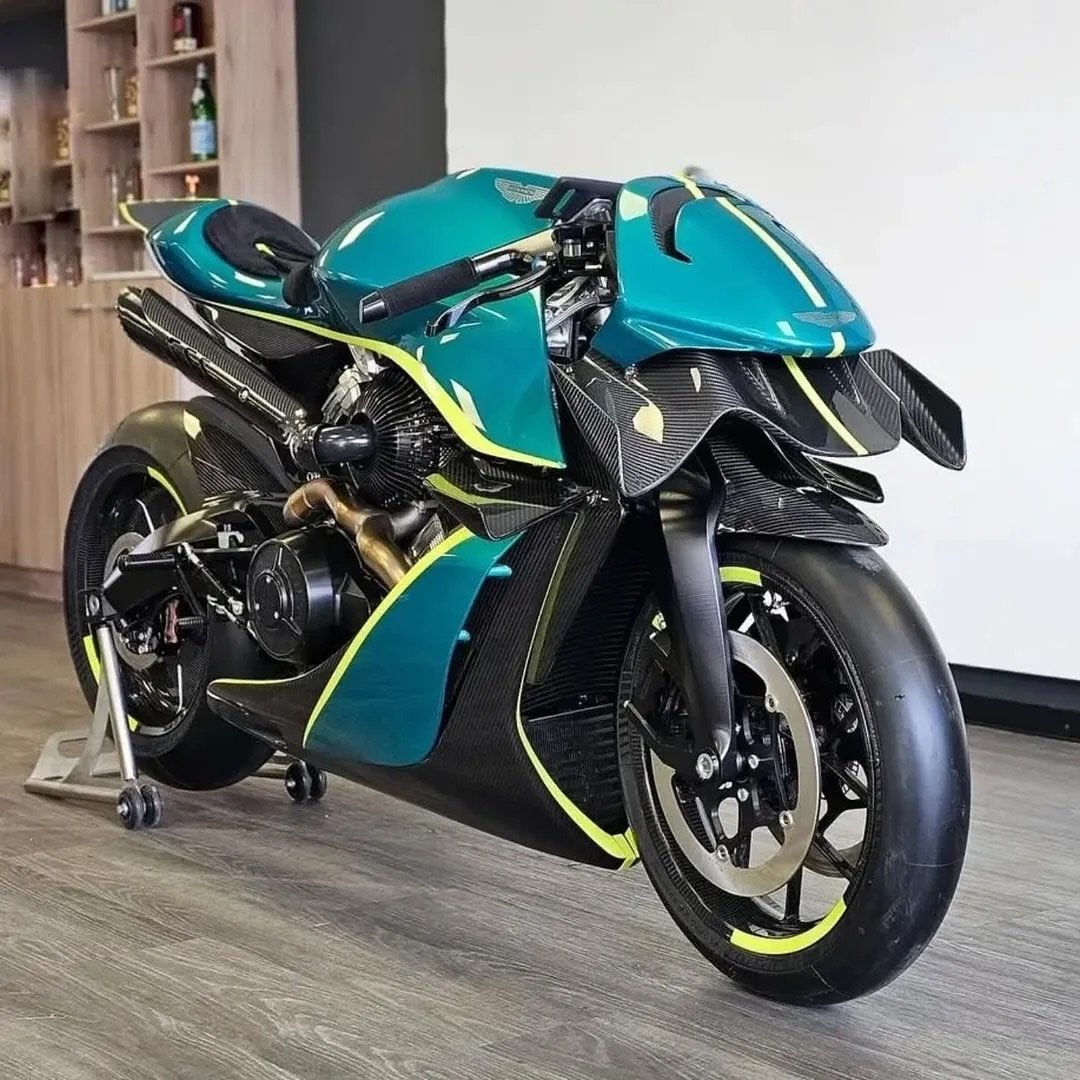 COMPETITION tweet media