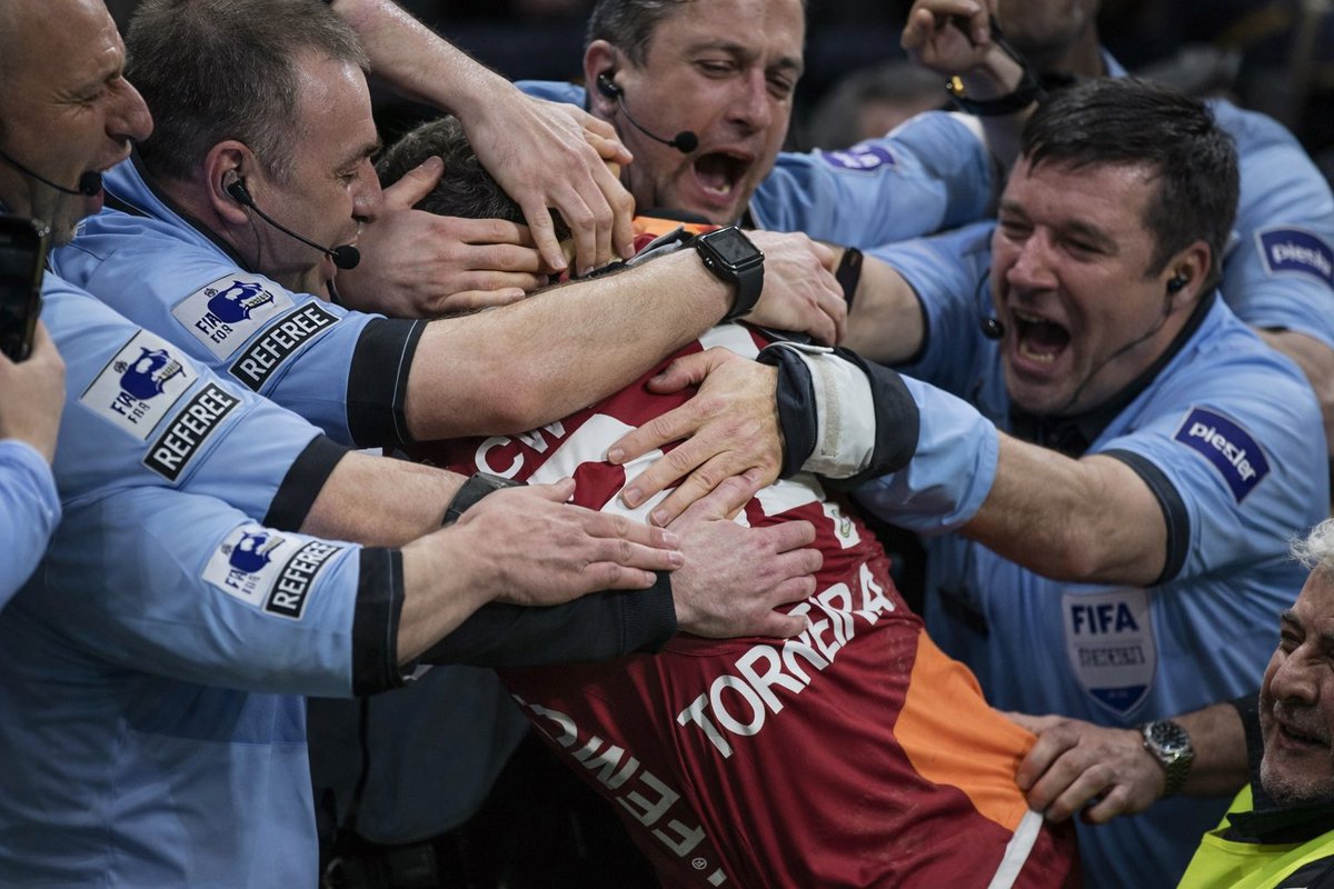 Esin Rapaić tweet media