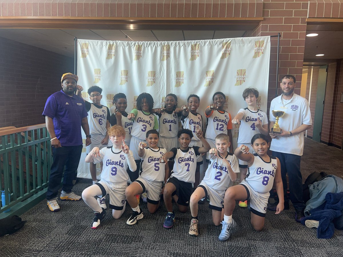 Ashleelasha's tweet photo. Congrats to our 5th Grade Ben Davis Giants boys basketball team on a fantastic season! Finished the job LEAGUE CHAMPS!  #wearewayne #bdgiantsbasketball https://t.co/YmjzjXt5dC