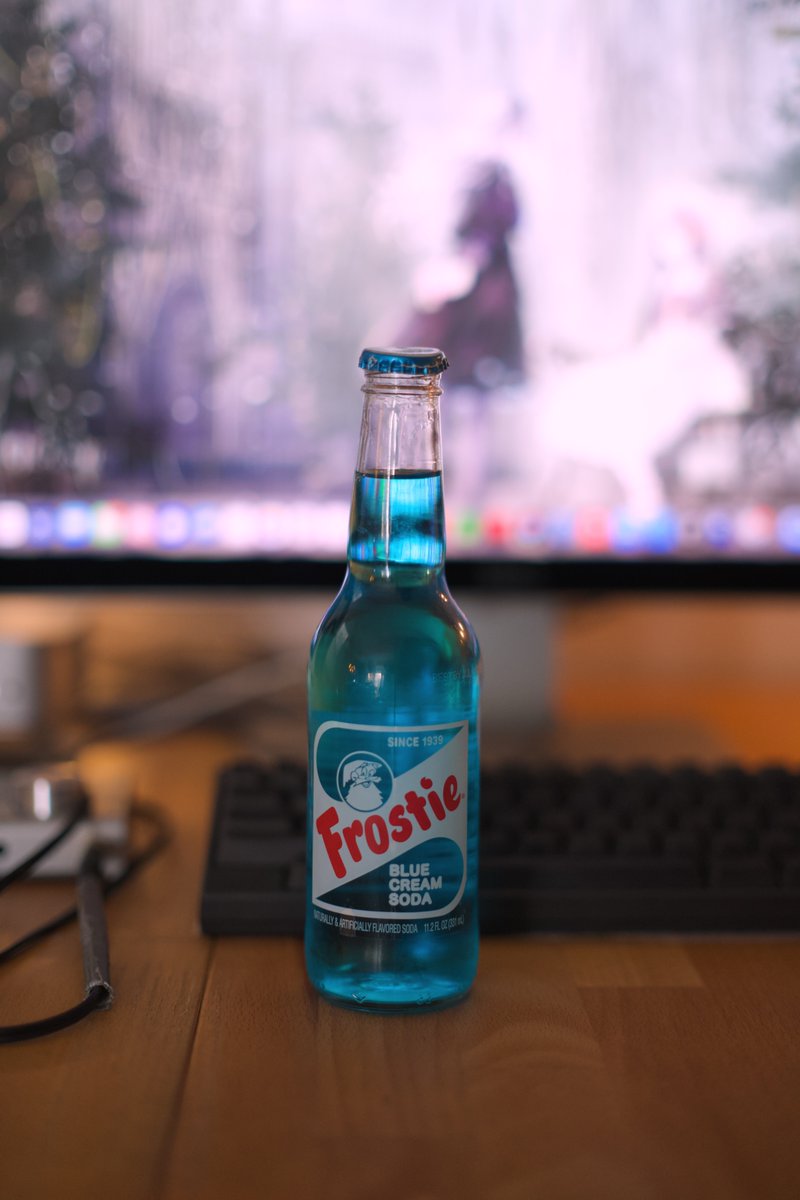 † lucia scarlet 🩸 tweet media