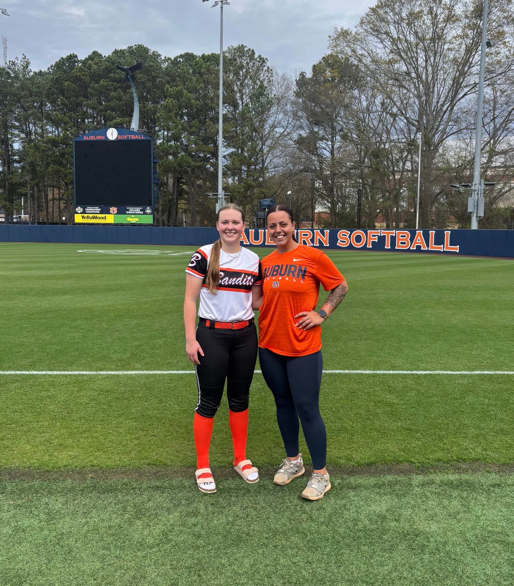 AnnaJaneJarzab's tweet photo. I had an incredible 3 day experience during Auburn's SEC opening weekend. @AuburnSoftball does not disappoint! A huge thank you to the Auburn coaching staff for letting me spend this special weekend with you and the team! It was a weekend I won't forget! #WarEagle
@KateMalveaux @CoachMalveaux @rykerzc @DJSanders37 @FrizellRiley