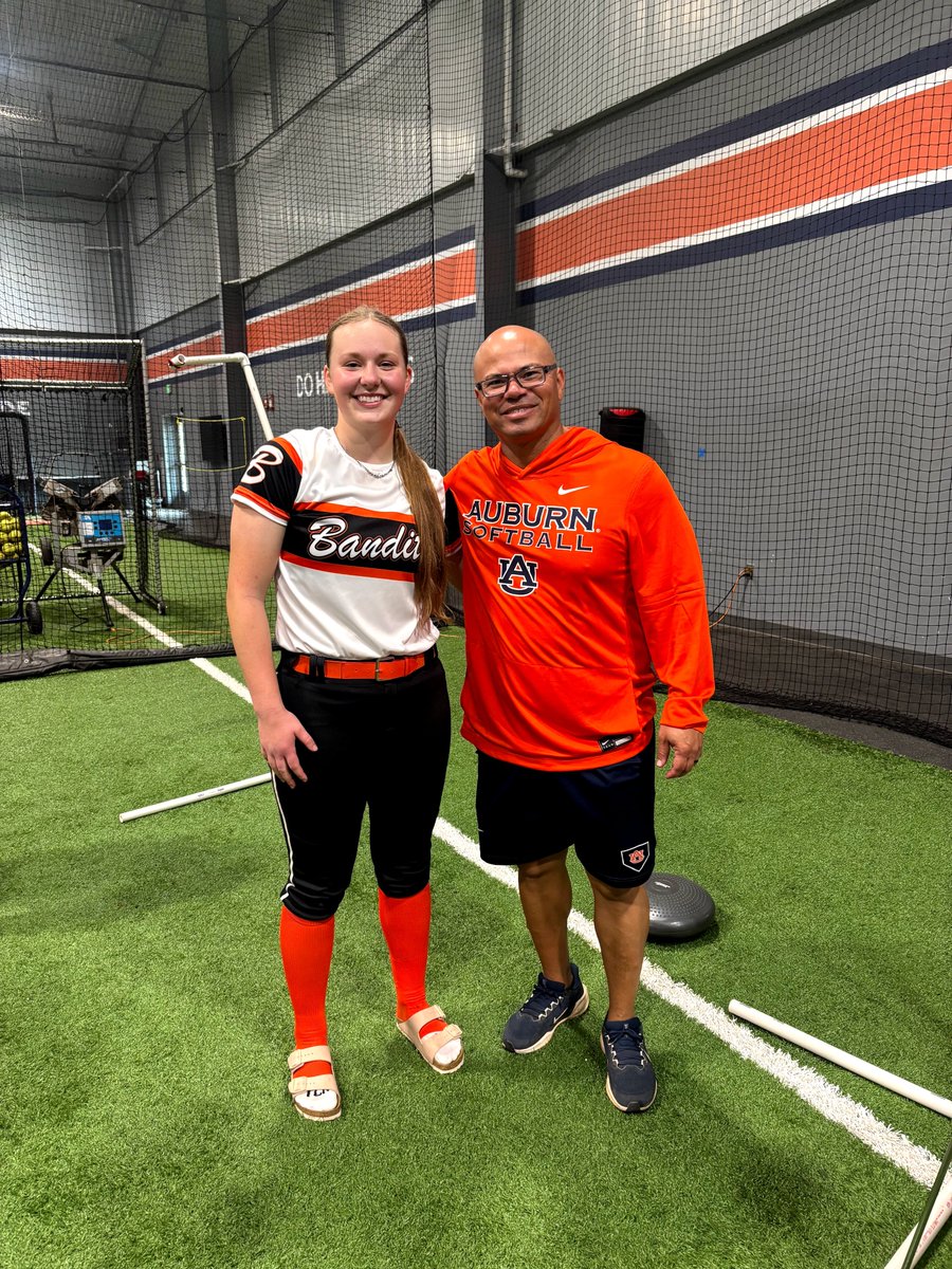 AnnaJaneJarzab's tweet photo. I had an incredible 3 day experience during Auburn's SEC opening weekend. @AuburnSoftball does not disappoint! A huge thank you to the Auburn coaching staff for letting me spend this special weekend with you and the team! It was a weekend I won't forget! #WarEagle
@KateMalveaux @CoachMalveaux @rykerzc @DJSanders37 @FrizellRiley