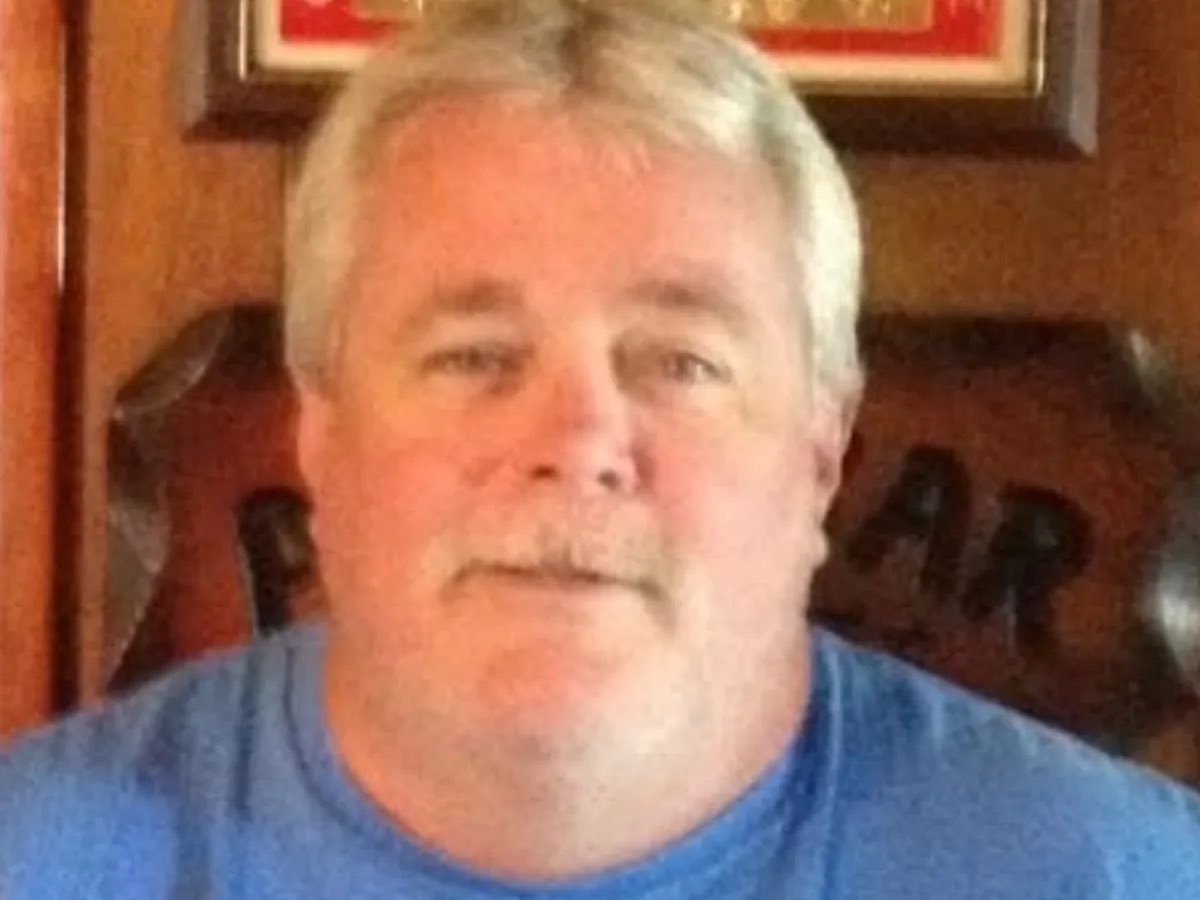 Scott lost his beloved wife when a devastating tornado destroyed their home in Union City, Michigan. 💔🌪️

Those who knew them say Scott and his wife were always the first to help neighbors, friends, and families in need. Their kindness touched so many lives.

Now Scott needs our